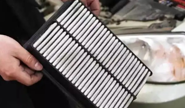 哈弗h6空氣濾芯在哪里 在發動機艙右下角的位置