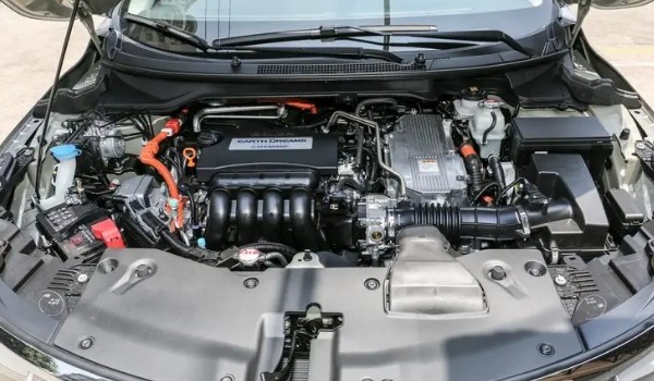 比亞迪漢玻璃水在哪個口加 位于發動機艙左下角位置