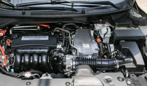 比亞迪漢空氣濾芯在哪里 位于發動機艙右上角位置