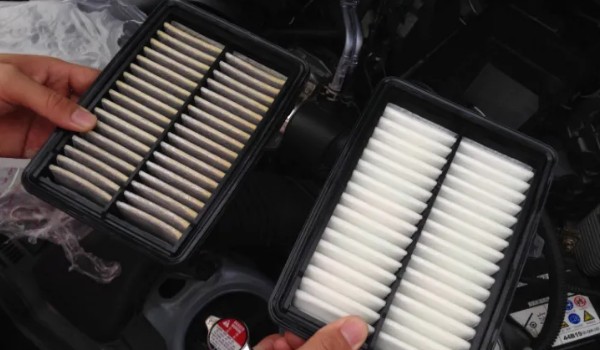 比亞迪漢空氣濾芯在哪里 位于發動機艙右上角位置