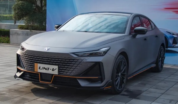 長安uni-v發動機怎么樣 動力十分充沛(采用1.5T四缸發動機)