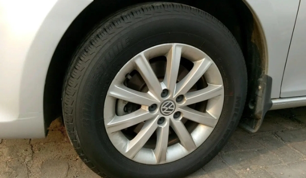 大眾寶來輪胎規格型號 采用兩種規格型號(195/65 R15和205/55 R16)