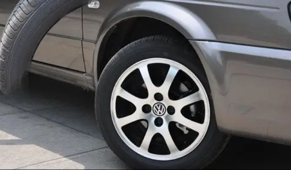 大眾速騰輪胎型號規格 采用兩種輪胎規格(205/55 R17和225/45 R18)