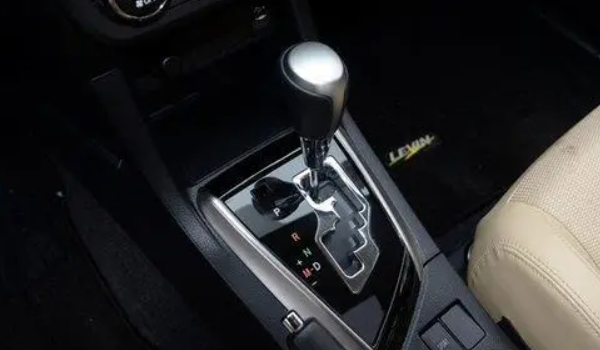 豐田雷凌是什么變速箱 采用兩種變速箱(E-CVT和CVT)