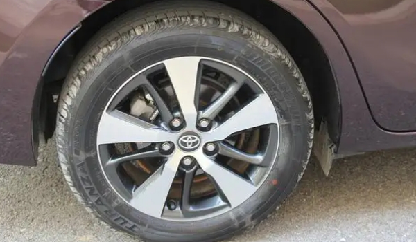 豐田雷凌輪胎是什么牌子 原創輪胎品牌普利司通（采用兩種輪胎規格）