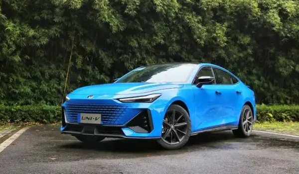 長安uni-v是什么發動機 在售車型搭載1.5T發動機(采用直列四缸結構）