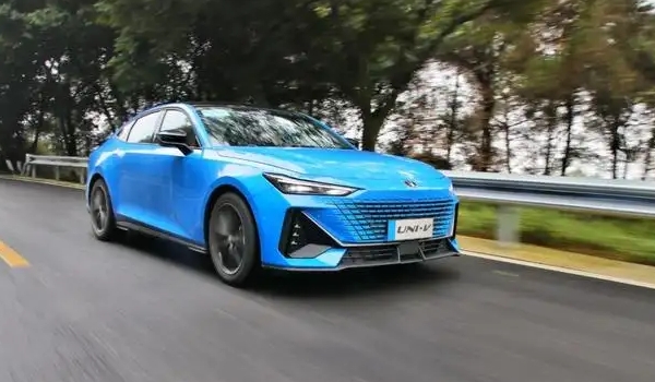 長安uni-v是什么發動機 在售車型搭載1.5T發動機(采用直列四缸結構）