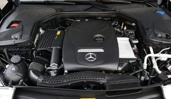 奔馳e級發(fā)動機(jī)聲音大 四種原因?qū)е?發(fā)動機(jī)積碳問題)