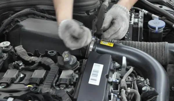 奔馳e級大保養項目和價格 大保養一次6000元(一共8個項目)