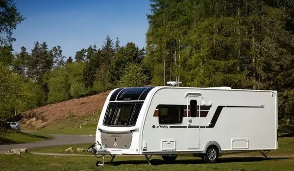 c6駕照可以開什么車型 c6駕照準駕車型是輕型牽引掛車（總質量小于4500kg）