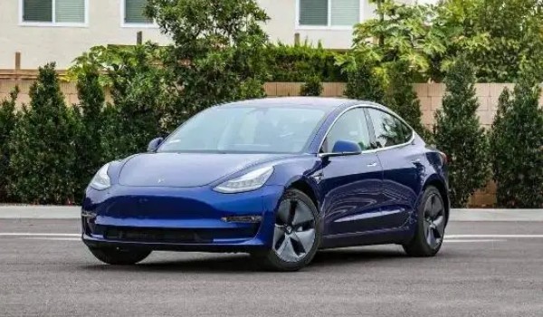 特斯拉屬于什么檔次 高端電動汽車品牌(model 3續航675km)