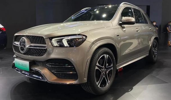 奔馳suv全部車型價(jià)格 在售的、停售的車型共有29款(最低報(bào)價(jià)27萬(wàn)起)