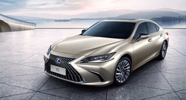 雷克薩斯ES怎么樣,見到車腳都提不動了