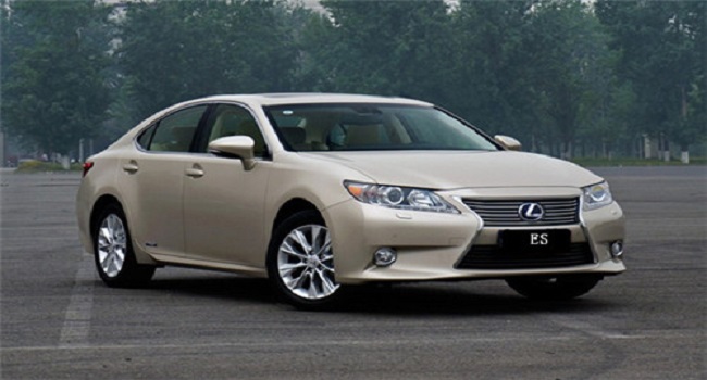 雷克薩斯ES怎么樣,見到車腳都提不動了