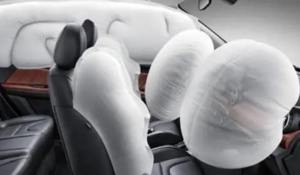 豐田卡羅拉安全性怎么樣 主動安全配置十分豐富(搭載8個氣囊)