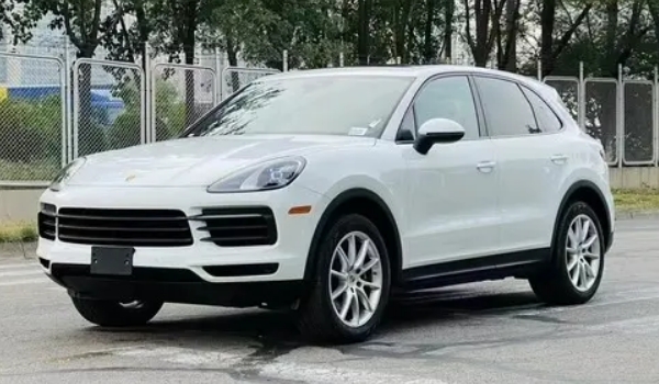 保時捷卡宴混動好還是油的好,追求動力當然是油的刺激