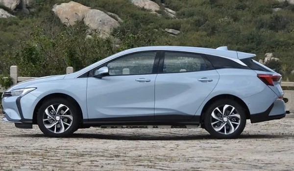 別克微藍6純電動車怎么樣 續航可達518km(安全配置豐富)