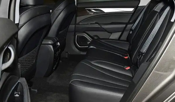 新款遠景x6口碑怎么樣,內飾材質給力(外觀顏值高)