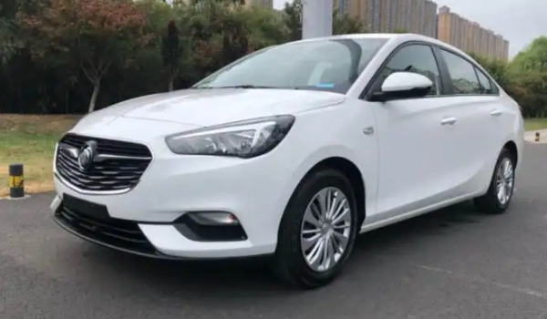 別克凱越車怎么樣,動力夠用油耗低(空間不算太小)