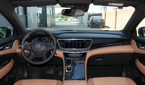 別克君越評(píng)價(jià)怎么樣,內(nèi)飾豪華感滿滿(外觀氣質(zhì))