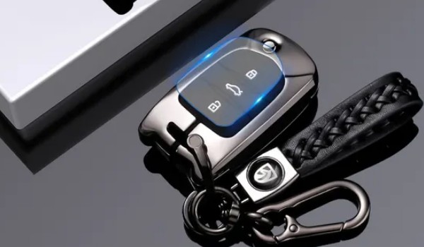 寶駿730鑰匙鎖車里了怎么辦 有四種解決辦法(避免鑰匙掉入車內)