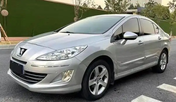 2010款標(biāo)致408費油嗎,實測百公里油耗7L起(搭載1.6L和2.0L發(fā)動機)