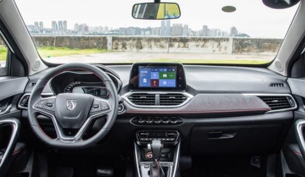 寶駿510更換空調濾芯 僅需四個操作步驟(在手套箱后面)