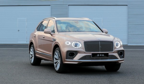 賓利添越插電混動(dòng)版落地價(jià)格 添越混動(dòng)版落地286萬(wàn)(分期首付71萬(wàn))