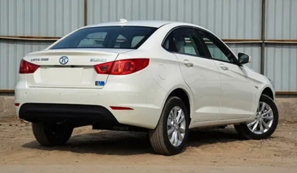 北汽新能源eu260價格 北汽eu260二手價3萬(新車已停產)