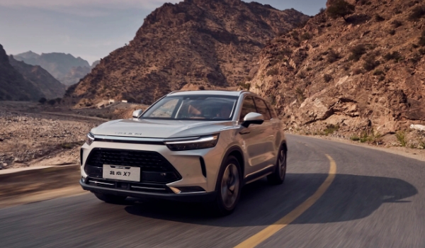 北京x7油耗，百公里油耗實測9.3L（搭載1.5T四缸動力）