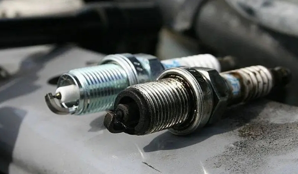 火花塞多久換一次?不同材質火花塞更換周期不同(大概在2-10公里)