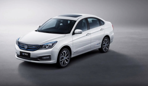 東風e70電動汽車報價 東風e70新車僅售13.88萬（續航能力好）