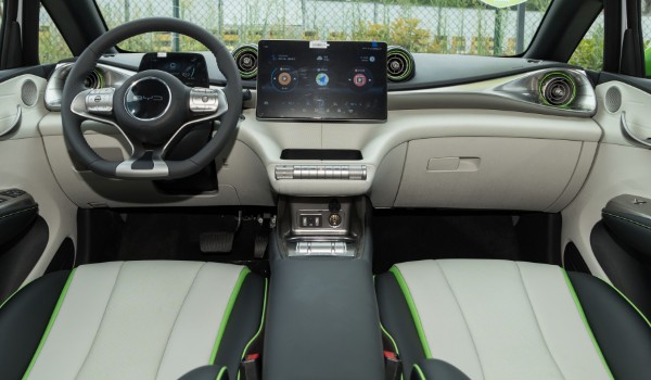 10萬左右的新能源汽車推薦 海豚續航達401km(售價僅10萬元)