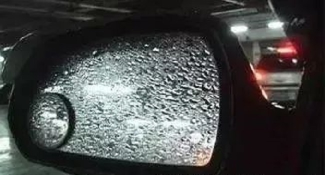 后視鏡有雨水看不清楚怎么辦,安全駕駛最重要