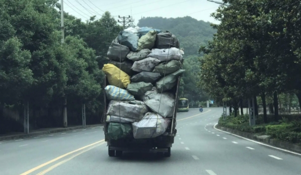 長安神騏t20能拉幾噸 可以裝載2噸物品（行駛證上有明確標記）