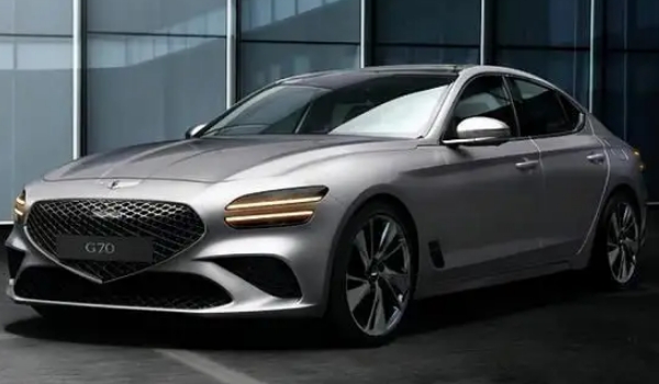 捷尼賽思g70怎么樣,搭載2.0T+8AT的動力組成(尺寸空間寬敞舒適)