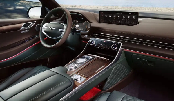 捷尼賽思g70怎么樣,搭載2.0T+8AT的動力組成(尺寸空間寬敞舒適)