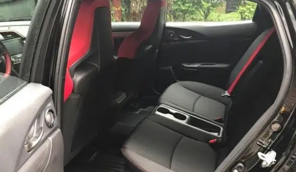 本田思域怎么樣，新款車型搭載1.5T+CVT動力（綜合油耗不到6L）