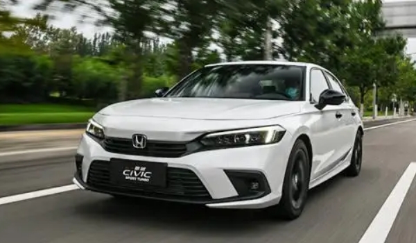 本田思域怎么樣，新款車型搭載1.5T+CVT動力（綜合油耗不到6L）