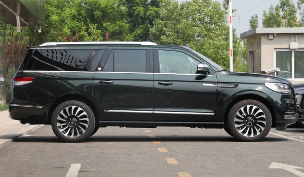 林肯領航員油耗高嗎 百公里油耗實測13L(一公里消耗1.1元)