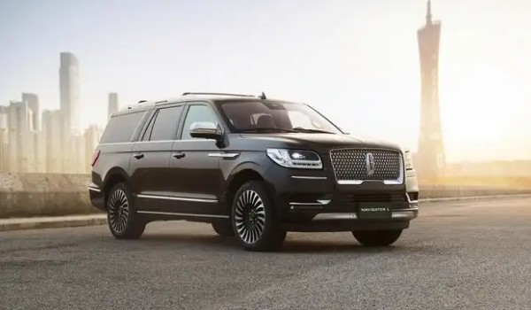 林肯領航員怎么樣?值得買嗎 車身長達5.6米(搭載3.5T發動機)