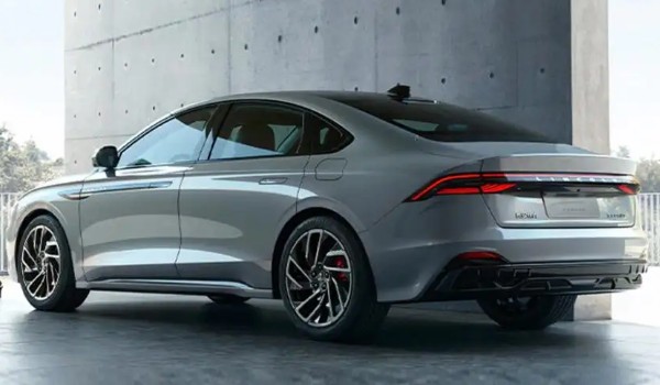 林肯z怎么樣,值得買嗎? 搭載2.0T發動機(車身長達4.9米)