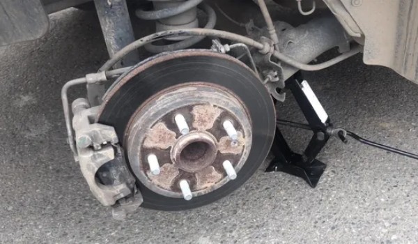 剎車片多久換一次 6萬公里更換一次(定期檢查剎車狀態)