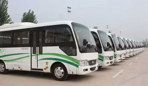 中型客車核載多少人 大于9人小于20人(行駛證上有標記)