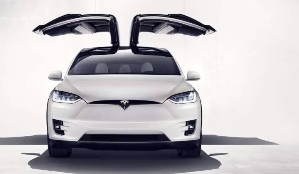 特斯拉suv價格 Model y/ Model x售價31.69-100.00萬元(只有兩款車型)