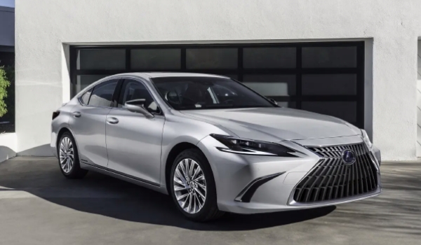 雷克薩斯ES怎么樣 性價比很高的一款車(車輛定位中大型級別)