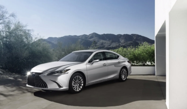 雷克薩斯ES怎么樣 性價比很高的一款車(車輛定位中大型級別)