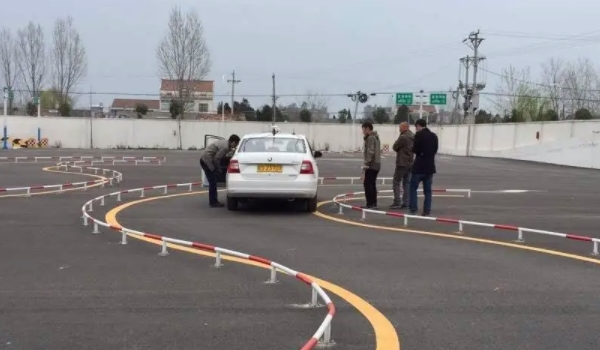 科目二考哪些項目 不同證件類型有不同的考試項目(共有5次考試機會)