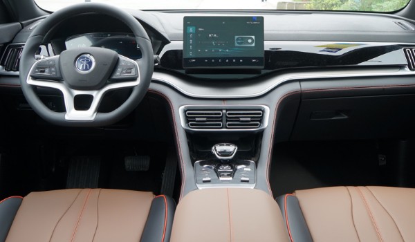 比亞迪宋plus怎么樣值得買嗎 搭載1.5T發動機(車身長達4.7米)