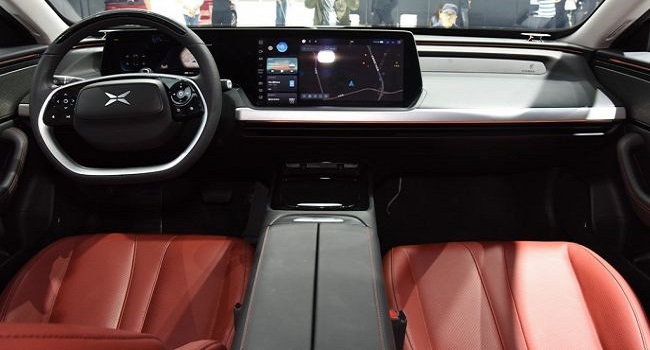 小鵬P7電動汽車價格及圖片,超長續(xù)航版可達到650+kmNEDC